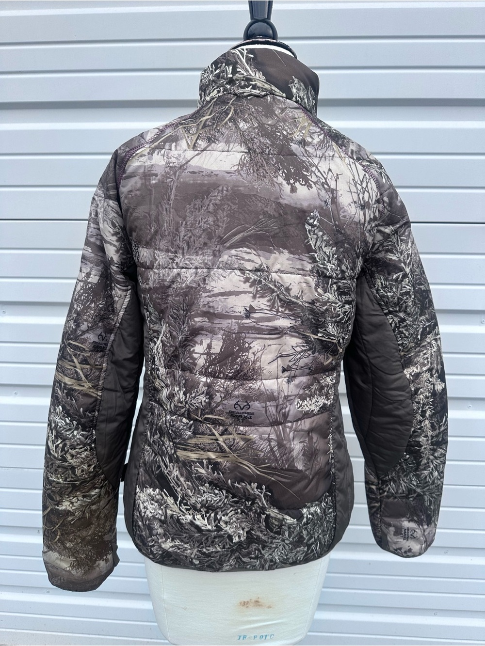 3M Thinsulate Women's Realtree Camo Jacket with Pink Logo - Picture 2 of 11